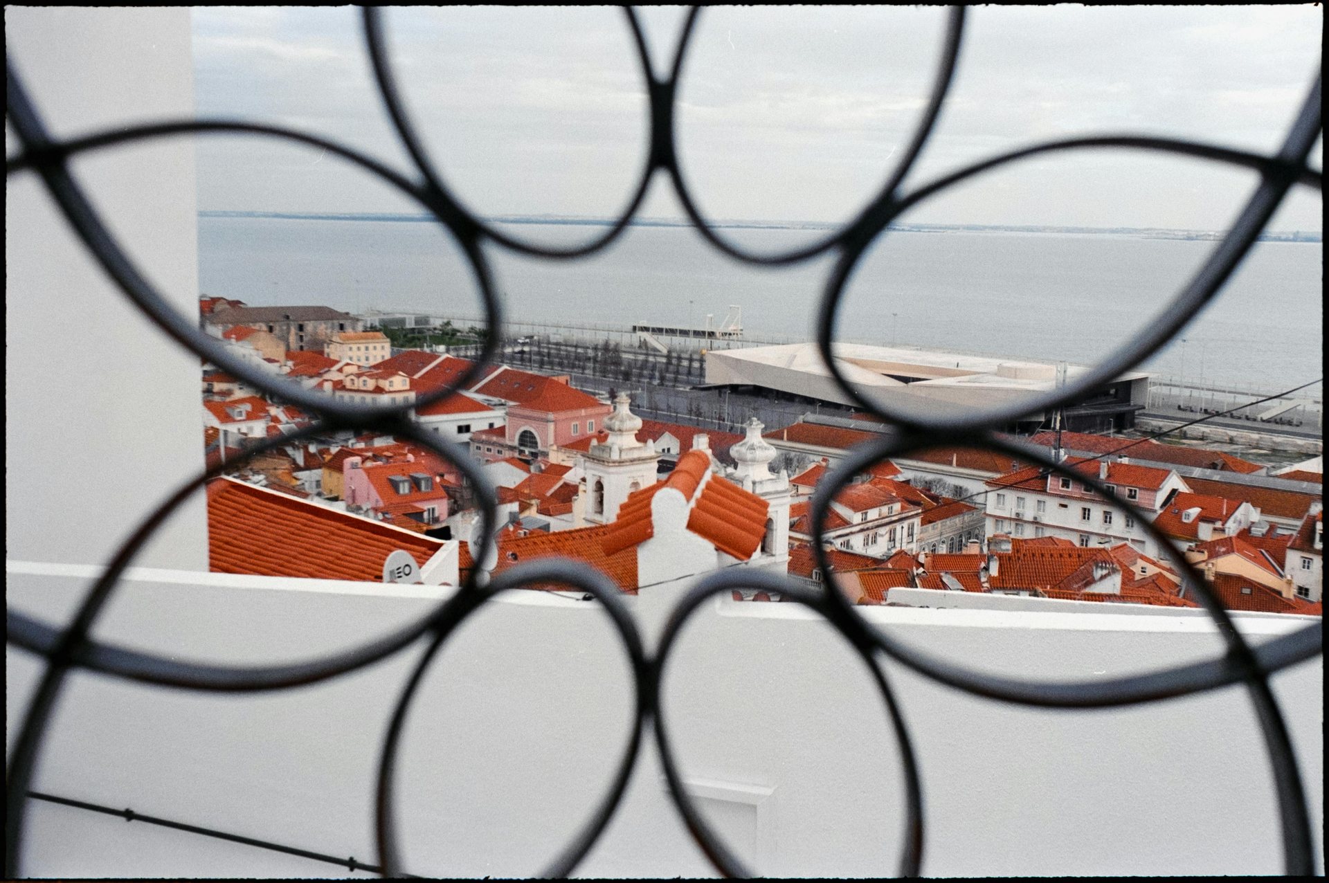 Aldeia histórica portuguesa na primavera